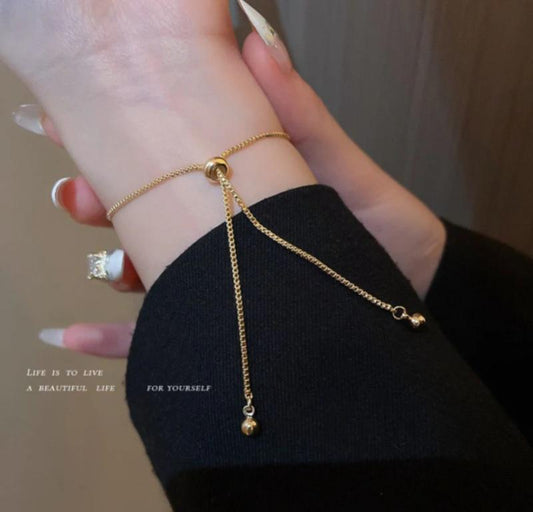 Gold Plated Flower Charm Bracelet – Elegant Everyday Accessory for Women